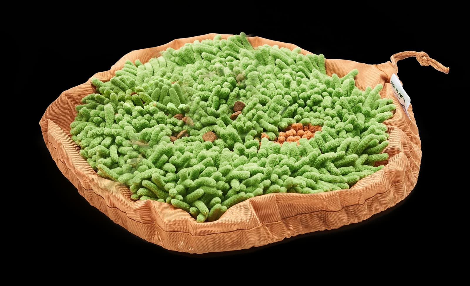 Green fabric food pockets inside the Meadow Natural Forager bowl