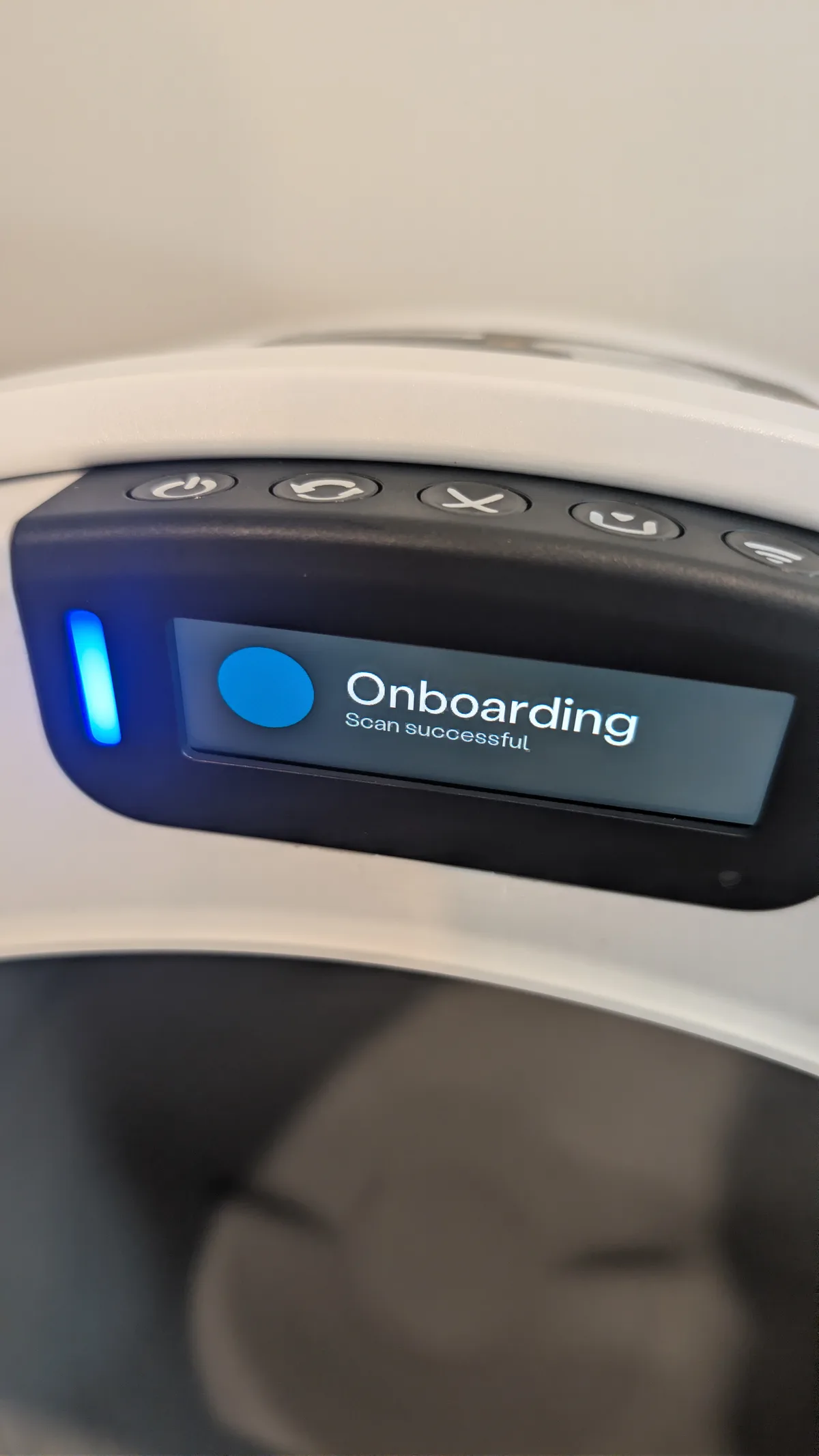 Litter-Robot 5 Pro display confirming a successful setup scan